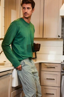 Lake Men's Poplin Pajama Pants In Evergreen 7 Lake Men's Poplin Pajama Pants In Evergreen -Sleepwear Shop LAKE Website WebCrop Holiday22 2567 bed077ed d19d 41b3 8d65 16c2e7bbe12d
