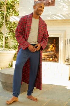 Sleepwear Shop -Sleepwear Shop LAKE Website WebCrop Holiday22 Birm5076