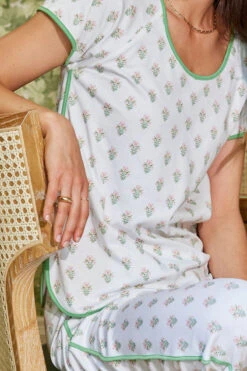 Lake Pima Short-Long Set In Pink Flora 10 Lake Pima Short-Long Set In Pink Flora -Sleepwear Shop LAKE Website WebCrop Naturalist 1061